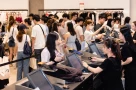 Những thương hiệu gia dụng, thời trang, mỹ phẩm nào đang giảm giá tới 70% tại Vincom cả nước?