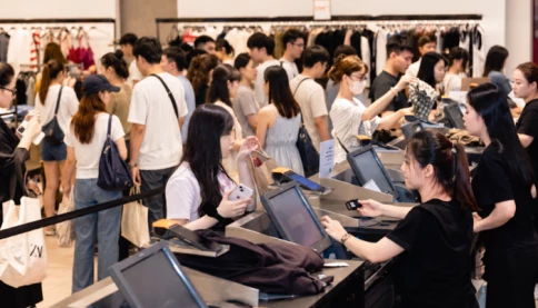 Những thương hiệu gia dụng, thời trang, mỹ phẩm nào đang giảm giá tới 70% tại Vincom cả nước?