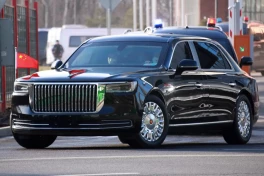 Siêu xe Limousine bọc thép chở ông Tập Cận Bình có gì bên trong?