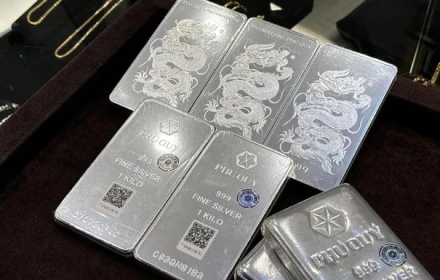 Giá bạc đảo chiều chóng mặt, người mua tuần trước nhận "cú sốc" gần 8 triệu đồng/kg