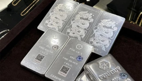 Giá bạc đảo chiều chóng mặt, người mua tuần trước nhận "cú sốc" gần 8 triệu đồng/kg