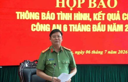 Công an tỉnh Tuyên Quang họp báo, trao đổi thông tin về điều tra vụ điểm Toán cao bất thường