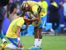 Ảnh Neymar gục ngã phủ sóng toàn cầu: Lời chia tay nghẹn ngào khép lại 16 năm của huyền thoại Brazil