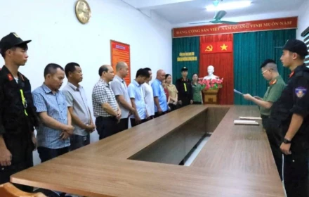 Khởi tố, bắt tạm giam 2 Phó Chủ tịch xã cùng 10 bị can