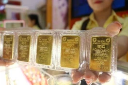 Giá vàng trưa 16/4 tiếp tục "bốc đầu" lên 111 triệu đồng/lượng, xô đổ mọi kỷ lục