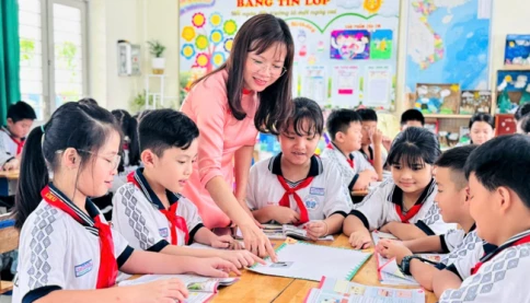 Chính phủ yêu cầu hoàn thành sắp xếp cơ sở giáo dục trước 30/8/2026; khẩn trương tuyển dụng, rà soát, điều chuyển, bố trí giáo viên