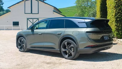 Lucid Gravity 2026 – SUV điện đột phá với công nghệ vượt trội