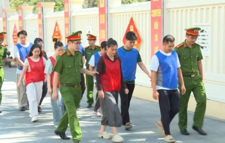 Đường đi của hơn 28.000 viên kim cương nhập lậu từ Hồng Kông vào Việt Nam