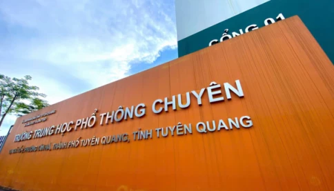Nóng! Bộ GD-ĐT: 328 thí sinh chuyên Tuyên Quang vẫn được đăng ký xét tuyển đại học 👇