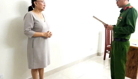 NÓNG: Khởi tố chủ tiệm vàng Kim Lý, Ngọc Tâm và Ngọc Châu Âu tại TP.HCM trong vụ “Buôn lậu” kim cương!
