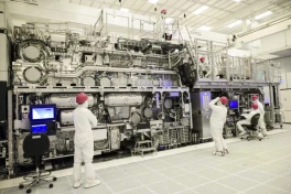 CEO ASML nói gì trước thông tin Trung Quốc sắp sản xuất thành công máy quang khắc EUV?