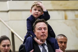 Chiến thuật "quản lý" 4 bạn gái, 14 con của Elon Musk