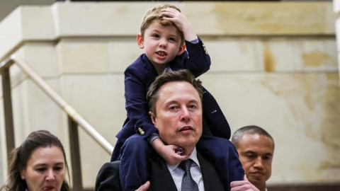 Chiến thuật "quản lý" 4 bạn gái, 14 con của Elon Musk