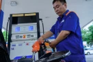 Giá xăng dầu đồng loạt tăng từ 15h ngày 16/7, xăng E10 RON 95 vượt 20.500 đồng/lít
