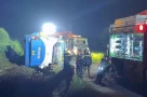 Xe khách lao khỏi cao tốc Pháp Vân - Cầu Giẽ: 4 người tử vong, 28 người bị thương, lực lượng cứu hộ xuyên đêm cứu nạn