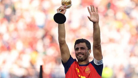 Rodri bước vào ngôi đền huyền thoại với Quả bóng Vàng World Cup: Gia nhập nhóm Beckenbauer và Zidane sau chức vô địch thế giới