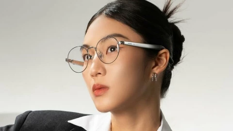 Kính thông minh Huawei mới trình làng biết bạn ngồi sai tư thế rồi đưa lời khuyên, giúp giảm đau cổ vai gáy, bệnh cột sống