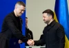 Vì sao Zelensky sa thải bộ trưởng quốc phòng đang lúc nước sôi lửa bỏng?