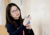 Vương Hồng, nữ giáo sư toán 9x, xinh đẹp đã giải quyết bài toán thế kỷ