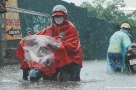 "Bom nước" khổng lồ chực chờ trút xuống Hà Nội, cảnh báo lốc sét và mưa giông trong vài giờ tới