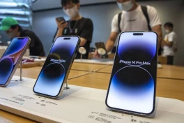 Apple luồn lách trước hàng loạt khe cửa hẹp mang tên thuế quan của Mỹ