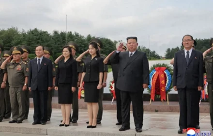 Con gái 14 tuổi của ông Kim Jong-un xuất hiện "nổi bật" trong sự kiện quan trọng của đất nước. Thông điệp đã quá rõ ràng rồi