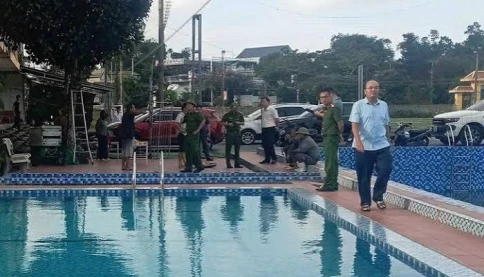 Ai chịu trách nhiệm khi một tấm biển quảng cáo có thể cướp đi hai mạng người?