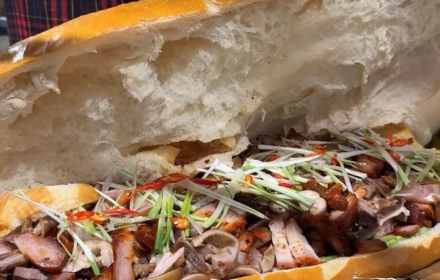 Ăn một ổ bánh mì, 84 người phải nhập viện: Hồi chuông cảnh báo về an toàn thực phẩm