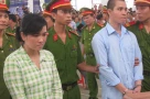 Ả đàn bà lăng loàn cùng em họ giết chồng rồi dìm xuống sông