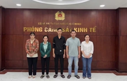 Facebook, TikTok trở thành "chợ đầu mối" mỹ phẩm giả như thế nào?