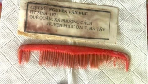 Khai quật mộ liệt sĩ, phát hiện mảnh giấy ghi tên và quê quán