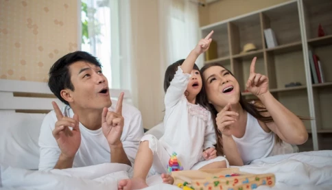 Muốn người trẻ sinh đủ hai con, biểu dương thôi chưa đủ