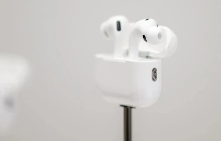 Đừng vội vứt AirPods khi pin yếu