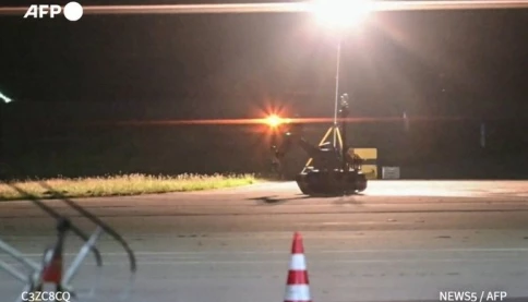 Vừa phát hiện drone mang chất nổ ở sân bay Leipzig Airport, Đức