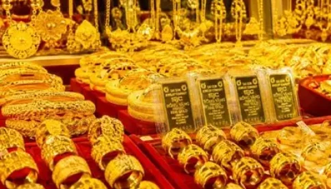 Vì sao giá vàng đồng loạt tăng mạnh?