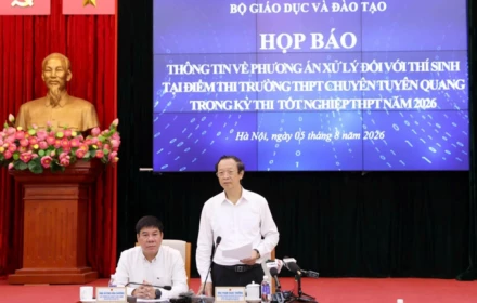 Vạch trần sự thật: Phụ huynh móc nối giáo viên gian lận thi ở Tuyên Quang