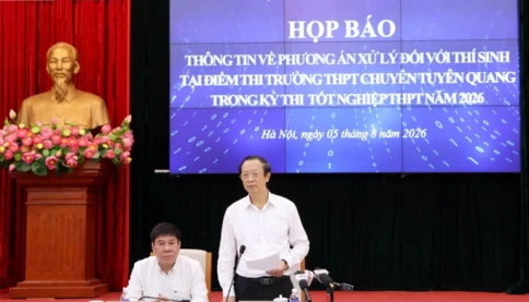 Vạch trần sự thật: Phụ huynh móc nối giáo viên gian lận thi ở Tuyên Quang
