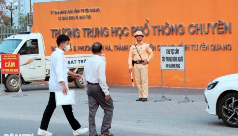 Thí sinh chuyên Tuyên Quang thi môn tự chọn kỳ thi lại tốt nghiệp THPT