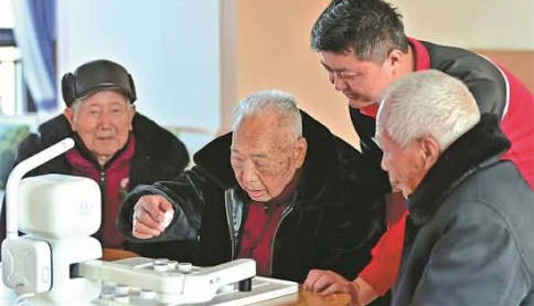 Bốn năm liên tục phải chứng minh mình còn sống vì một lỗi của nhà tang lễ