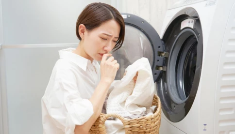 Gioăng cửa máy giặt không được vệ sinh đúng cách - top 1 nguyên nhân gây mùi ẩm mốc