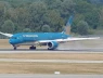 Vì sao MÁY BAY VIETNAM AIRLINES CHỞ 287 NGƯỜI PHẢI QUAY ĐẦU sau khi cất cánh tại Đức 👇?