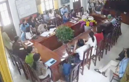 Nguyên nhân nữ hiệu trưởng ở Ninh Bình đập bàn, ném cốc trước mặt giáo viên