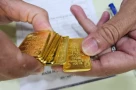 Chuyện lạ: Giá vàng trong nước chỉ cao hơn thế giới hơn 1 triệu đồng/lượng mua vào