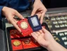 Giá vàng trong nước chỉ còn cao hơn thế giới 2-3 triệu đồng/lượng