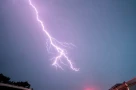 Khổ thân quá! 2 phụ nữ ở Ninh Bình thiệt mạng do sét đánh trên đường đi làm về
