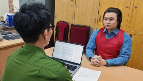 YouTuber Phạm Tuấn - người tự xưng "đàn em Khá Bảnh" là ai mà vừa bị khởi tố?