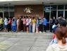 Hết xếp hàng mua khẩu trang, đăng kiểm, giờ phụ huynh lại “xếp hàng” mua sách giáo khoa!