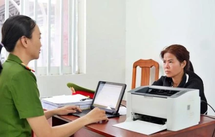 Tạm giữ khẩn cấp nữ TikToker nổi tiếng, điều gì đang được Công an làm rõ?