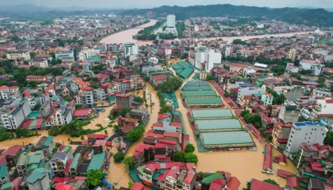 Mưa lớn dồn dập, Lạng Sơn chìm trong biển nước