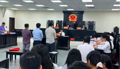 Cựu hiệu trưởng Cao đẳng Du lịch Hà Nội hầu tòa vì giữ lại tiền hỗ trợ sinh viên